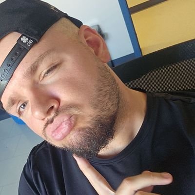 QuinnderSuprise's profile picture. YYC. MRU Sport and Rec Graduate 🎓 R.I.P Mika, Grandma Pat, Grandma Joan, Auntie Ferrol,Grandpa Bill, Peggy❤
#AlwaysLA ⚾ #CofRed 🔥🏒. It's me, I'm SpiderHamBoy