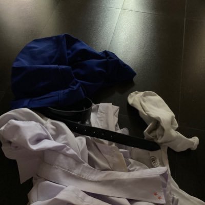 05‘s | ENTJ | 👨🏻🎓School uniform | Tracksuit | White socks🧦 |