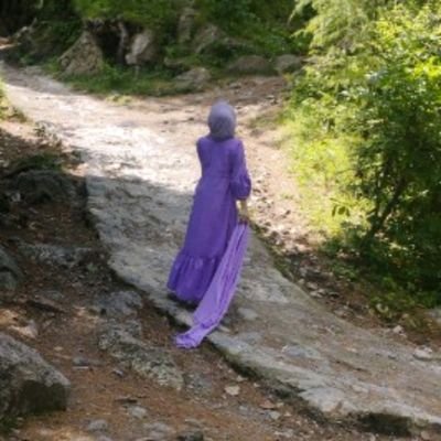 YetToBeDevised's profile picture. | |Orophile | | Enigmatic| | 23 | |