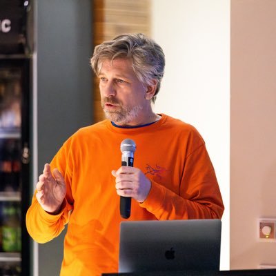 @markusandrezak