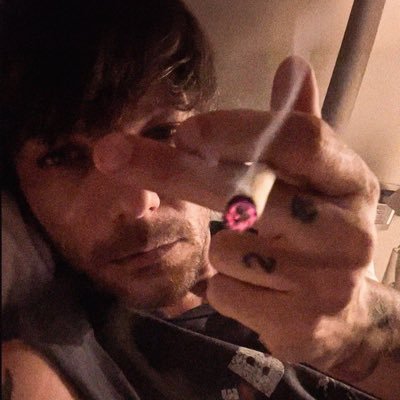 prongsielou's profile picture. all this time lover 💋🎸❤️