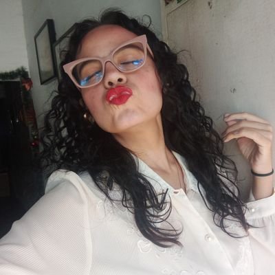 me gusta hablar sola por aquí ✌🏻