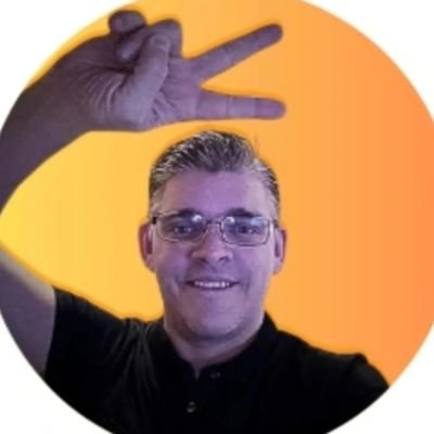 Yoan_D91's profile picture. 💡De barman à entrepreneur | 🔑 Spécialiste en affiliation 
🎯 Réécris ton histoire avec le copywriting 📝
➡️ Télécharge ton ebook offert🎁👇