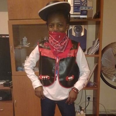 deportista frustrada, adicta al café, intento de estudiante de mercadotecnia (aka marketing) y mil defectos más....