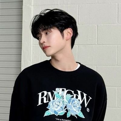 sahaya1313's profile picture. sahayaaaa