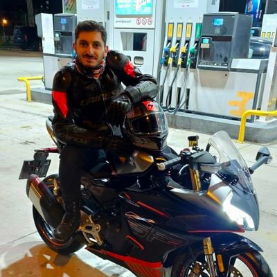 MusaErbay13's profile picture. Android Developer / Yazılımcının halinden yazılımcı anlar