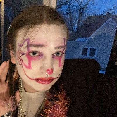 grappfam's profile picture. eeeugh! *tugs collar*

artist