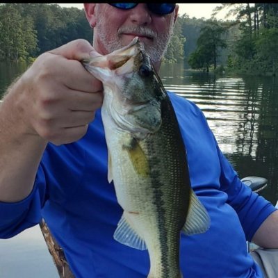 Louisiana,Dad, Paw. YESHUA follower, saved from myself through him. Fishing, hunting. LSU./Astros.
. 🇺🇸🇮🇹 Vilardo.