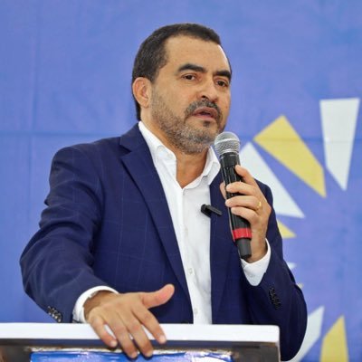 Governador reeleito com a maior votação da história do Estado do Tocantins.
