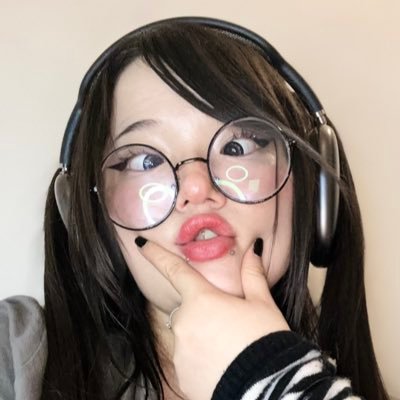vampira curvilínea de 1.45 🦇 ya sabes dónde ver más ~☆ https://t.co/qzuDROJrzm ☆