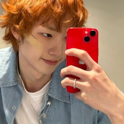 —ㅤ:: 𝘶𝘴𝘦𝘭𝘦𝘴𝘴 𝘳𝘢𝘺 𝘰𝘧 𝘨𝘰𝘥𝘥𝘢𝘮𝘯 𝘴𝘶𝘯𝘴𝘩𝘪𝘯𝘦 . . ☀︎₊˚⊹
ㅤⵌ multifandom artist begginer gamer ᵎᵎ