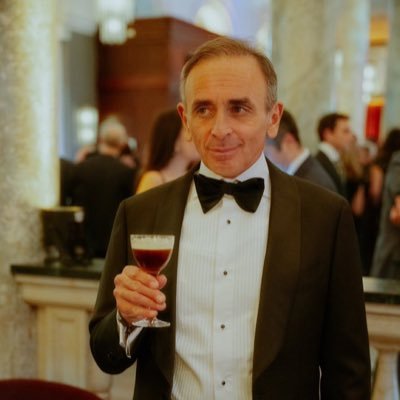 🇫🇷 Français🥖🍷ni de gauche, ni de gauche…😁 Amoureux de la France & des animaux 🐶 Adhérent Pionnier Reconquête 🌿 avec Éric Zemmour & Sarah Knafo 🇫🇷🔥DM⛔️