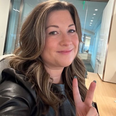 Executive assistant to @elonmusk specifically on organizing schedules and appointments. Innovator, strategist, and problem-solver 🇺🇸
