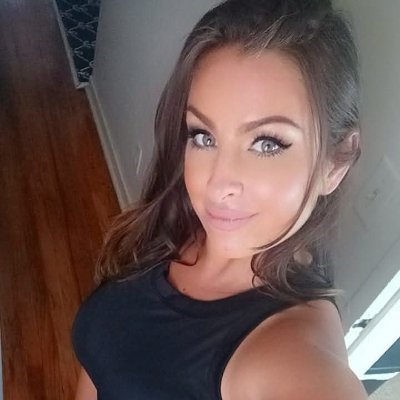 SheenaMarie273's profile picture. 