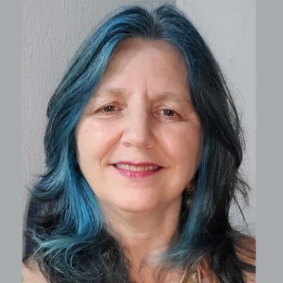 Web Designer, artista plástica e escritora.Gosto de aprender sobre muitas coisas.I love to learn about lots of things.