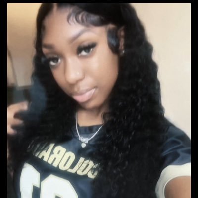 perfectlyzy's profile picture. in my own pretty world🌺