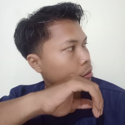 chef
bartender
penulis novel
player basketball
suka catur,musik, anything
player game mobile legends
