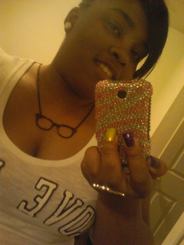 bossy_eri's profile picture. juss read my tweets,, sum ppl say im wrg 4 the things i tweet & i say ''its all fun & games get out yo feelins''