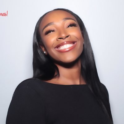 A Black woman navigating through sports | #womeninsports 🏈 *my thoughts, my views*