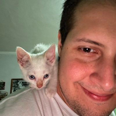 Apaixonado por games e fora de tretas tentando espalhar bons comentários e boas energias para as pessoas!