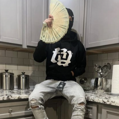 Theyloveju18321's profile picture. 