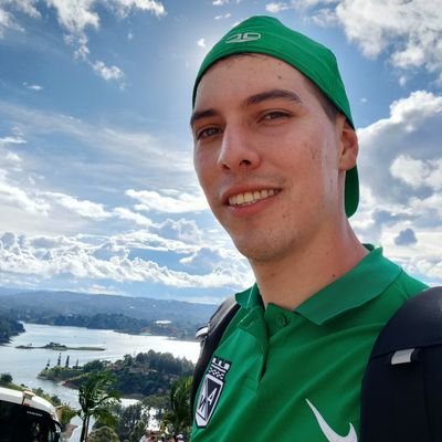 ElViejoJhonny24's profile picture. Verdolaga 🇳🇬 Futbolero ⚽️👏🏼 Humor 🤣 A ratos pensador 🤔 Administrador de Empresas 📚 Vengo por información, me termino divirtiendo un poco