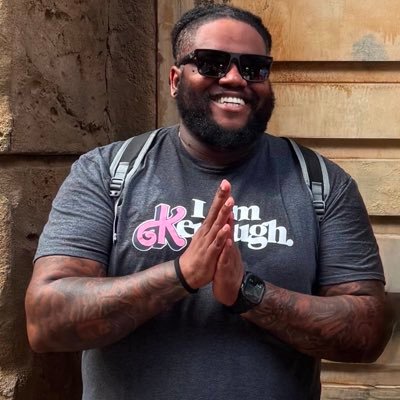 TheeBoiWhoLived's profile picture. drunk uncle.