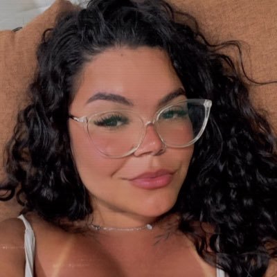 Beatriz2204G's profile picture. @fluminenseFc 🇧🇬. SEJA FORTE E CORAJOSO💪🏼❤️