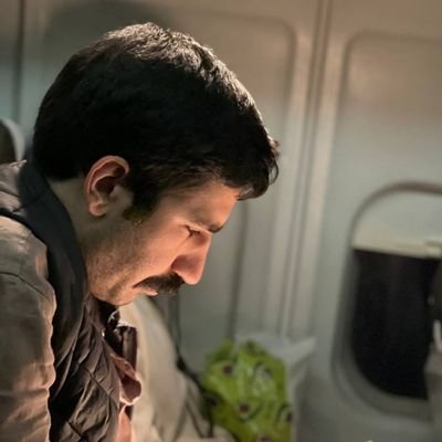 masoud_zargar's profile picture. پیگیر سیاست و تاریخ ، هنر و ...