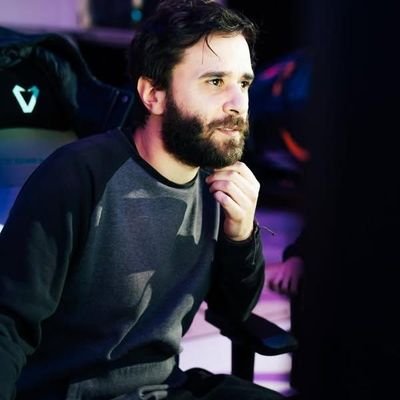 HIGHCSPLAYER , HUMBLE AND A COOL GUY
Streamer @EGNesports and streaming in https://t.co/ZAZfkaT5e0 👍