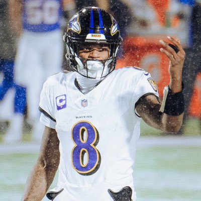 Elite speed , precise passing , and game-breaking runs through defenses . ♱ not @LJ_era8
