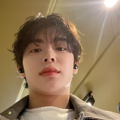 Parody of Yoo Kangmin Verivery, 03L. vocalist, dancer, visual ㅡ Ayah Han's son ㅡ #VRVRSQ #HKU46 #RTKfams