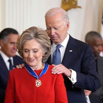 My pronouns are Try/Me. 🚫DMs. 🚫MAGAs. 🚫 Porn! Proudly blocked by Rudy Colludy 🇺🇸🇺🇸🇺🇸🇺🇸🌊🌊. #BlueCrew