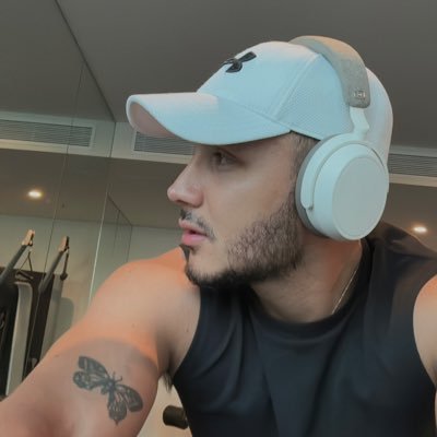 Hablo mucho y lo poquito que me callo lo escribo en Twitter. 📍🇦🇺