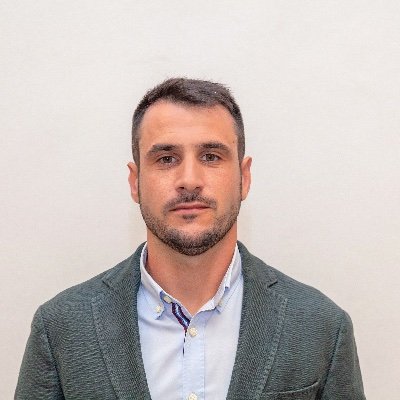 Doctorando en la Universitat Jaume I (Castellón). Miembro del grupo de investigación ENDAVANT.