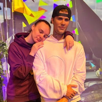 Belieber since 2010💜 Jb used to follow😭🙏🏼TVD⚜️Concert Girlie🏠TPWK🦋Go stream SWAG🙏🏽
