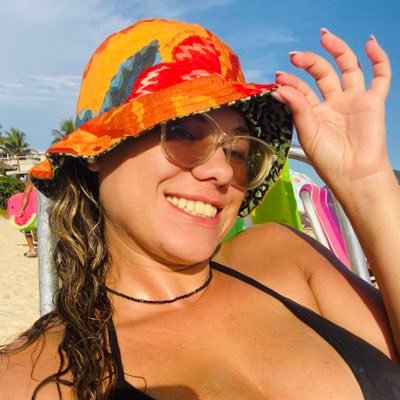 Assistente Social 🤓 Téc. de Enfermagem 👩🏼⚕️ Sagitáriana ♐ Flamenguista ❤🖤 Mamãe do Bernardo 🧒🏻
