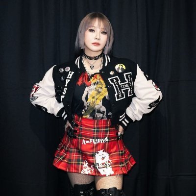 xxxichrln's profile picture. MDNI || randomly a rant and fan acc.