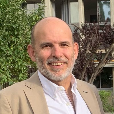 Catedrático Estudios Árabes e Islámicos @unicomplutense, codirector @GICMOM_UCM 25 maratones 🏃🏻♂️ Ahora en @eldiarioes y el podcast #ConversacionesEnLaAzotea