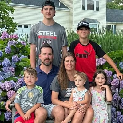 Thank you to everyone who has donated🙏
Faith-driven wife, mom of 5, & assistant hockey coach Battling stage III inflammatory breast cancer with strength & hope