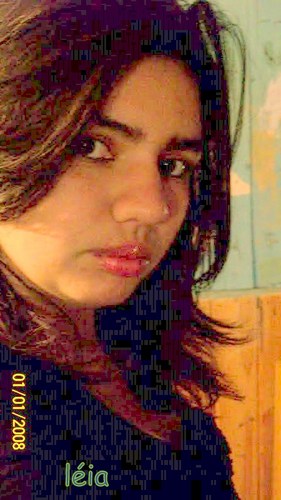 ''Posso nao ser a melhor pessoa.Mas tambem nao finjo ser quem nao sou..''      :)