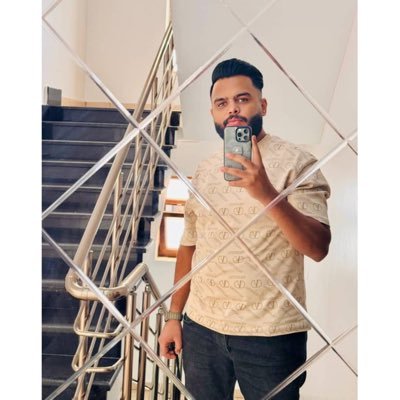 ismailalsadawii's profile picture. أيـن ماحـلّ الورد زاد الجـمال 🖤~#