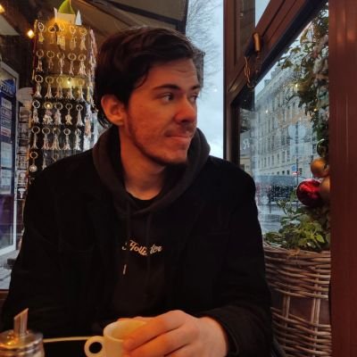 Ancien pdg de @lekarre, le pote relou qui parle politique h24 (@goat_prv)