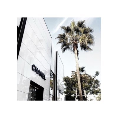 Alex_92_xo's profile picture. I’m Australian 🇦🇺 kind of fluent in music, movies, pop culture, & Real Housewives—Basically, I’m like your unofficial IMDb & Apple Music all in one. 💁‍♀️