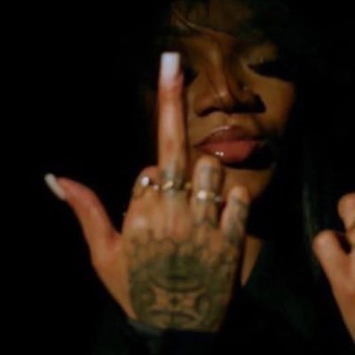 freakybihfrmclt's profile picture. No men please 👎🏽 secret account 🌈