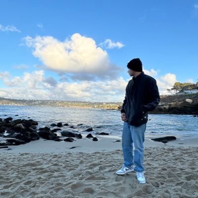 maxarapls's profile picture. Perpetually sleepy. 💤