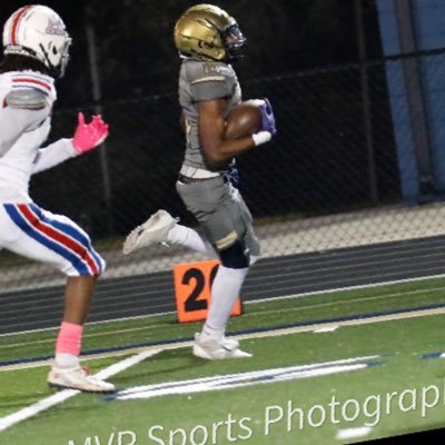 one4luhekk's profile picture. 5’10 ||2 sport 🏈🏃🏾‍♂️ATH|| ||Qb,Rb,Wr,Olb,S,K,P||