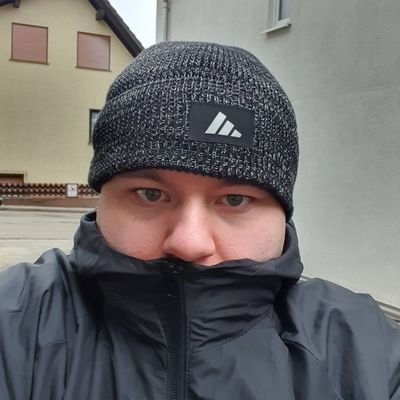 he/him | 26 | Gaymer 🏳️🌈 | Spotify Connoisseur | Kann man auch mit Hüftgold bezahlen?
