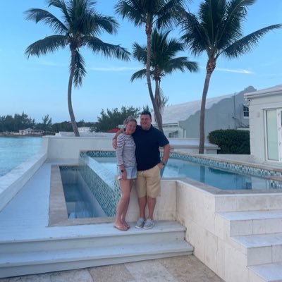 SarahChickletts's profile picture. 