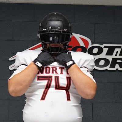 tomas_villano's profile picture. 6’2 280 // C/O 2029 🇨🇦2030🇺🇸// Football North